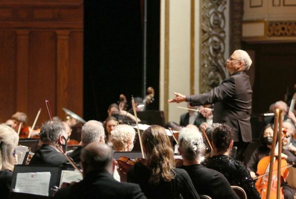 Kevin Scott conducting the SSO