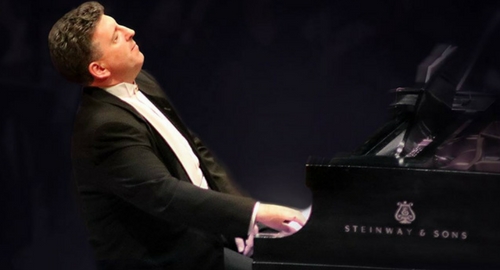 Jeffrey Biegel at piano